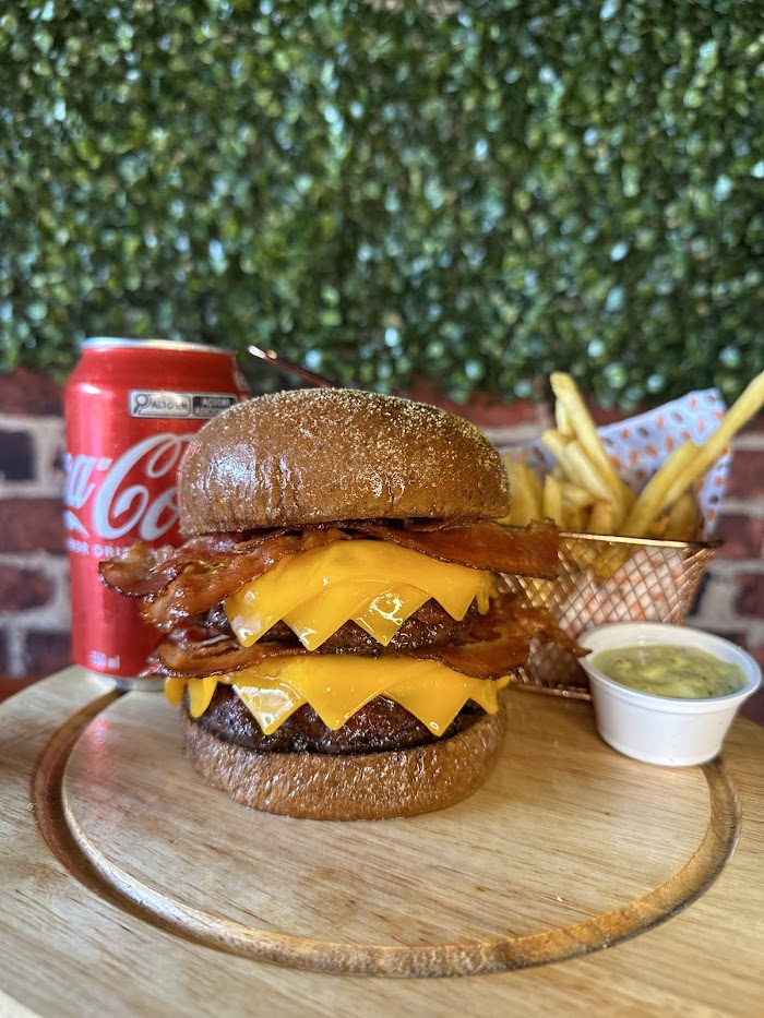 Artes Burger