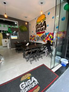 Giga Burguer