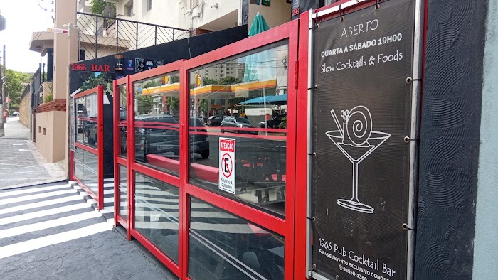 1966 Pub Cocktail Bar