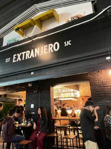 Extranjero Drinks & Burger