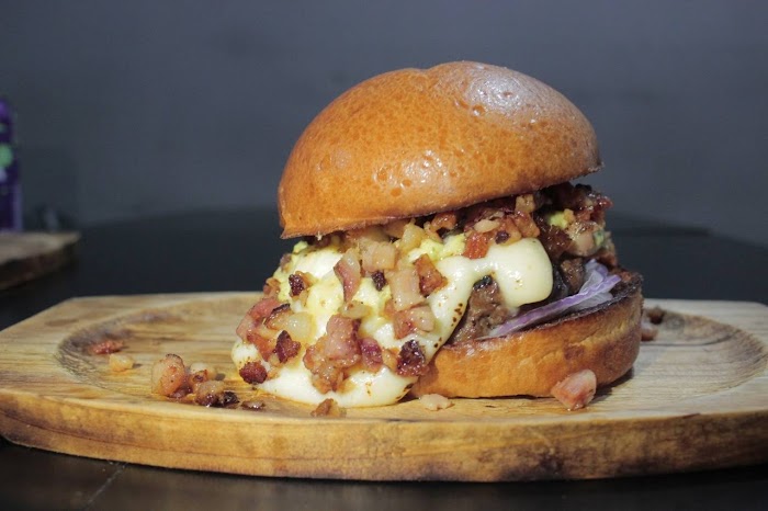 House 70 Burger
