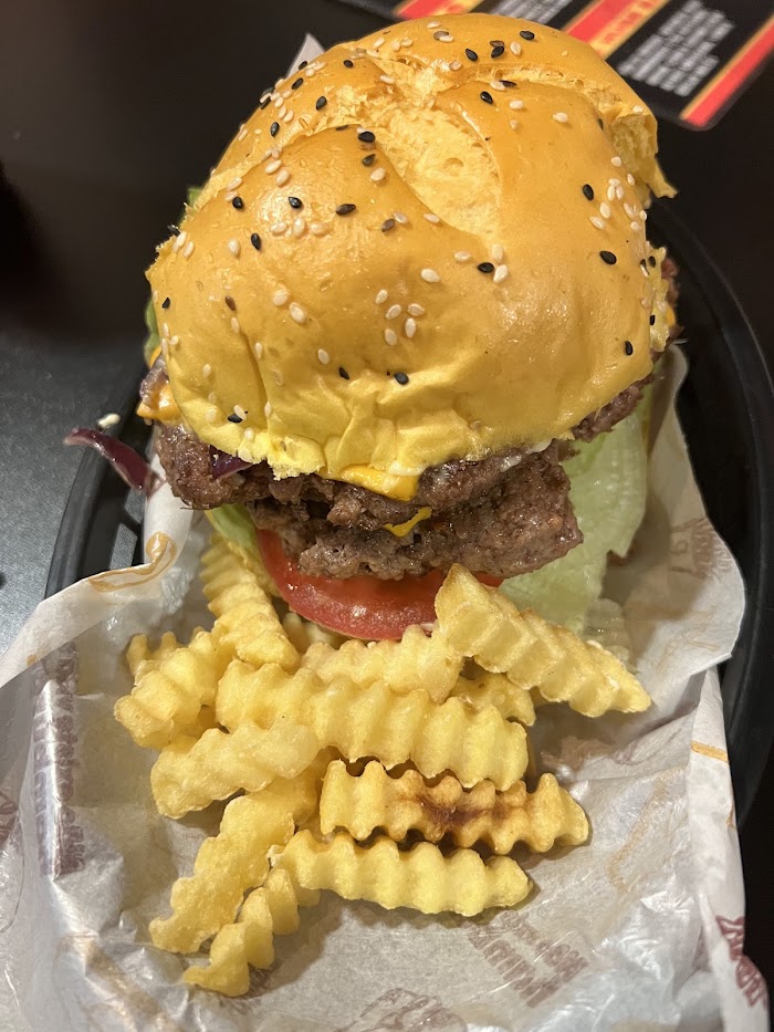 Huge burger Mogi
