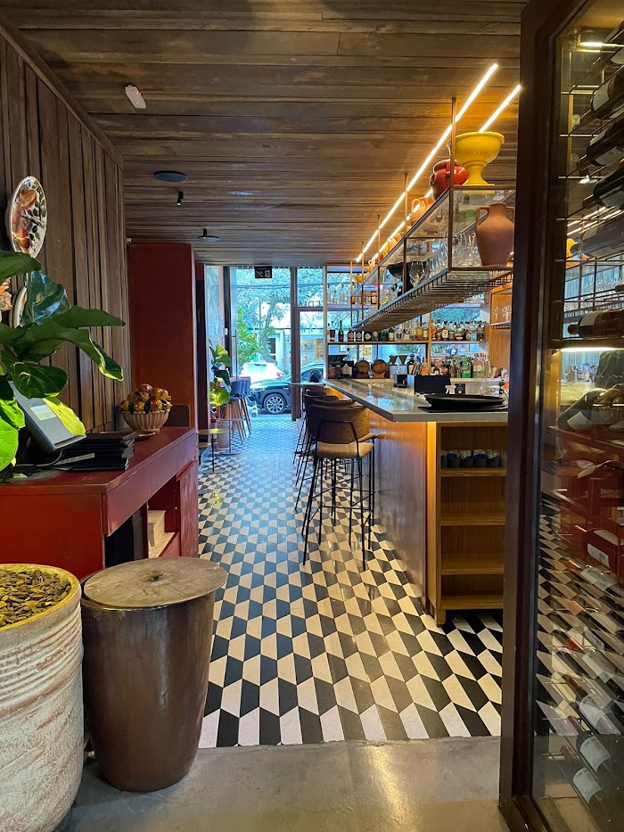 MOMA FERREIRA DE ARAÚJO- Modern Mamma Osteria