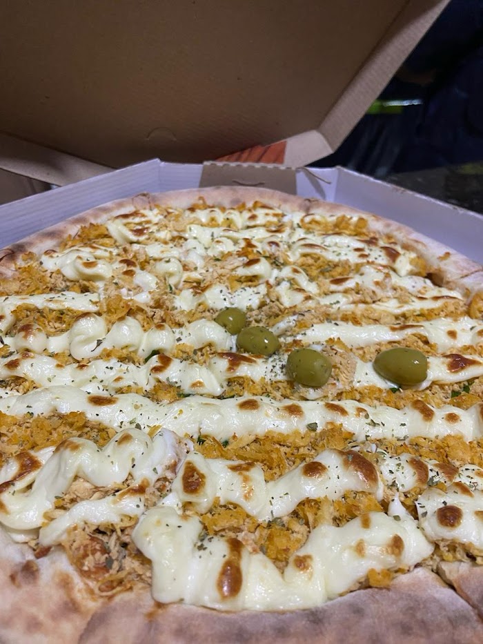 Pizzaria e Esfiharia Três Irmãos