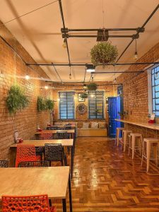 Pupa / Cozinha Vegetal e Exposição artística