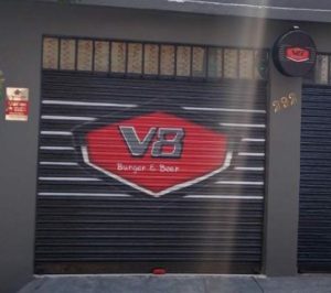 V8 Burger