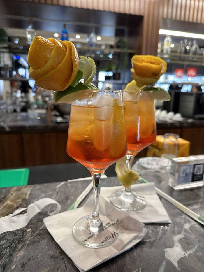 W Premium Lounge – The West
