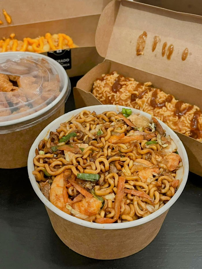 Binbae – Hot Dog coreano, Yakissoba…