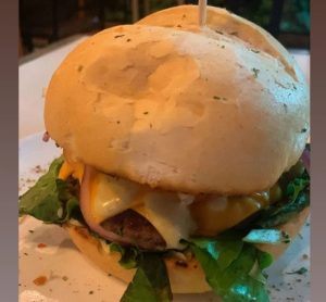 Mont’s Burger