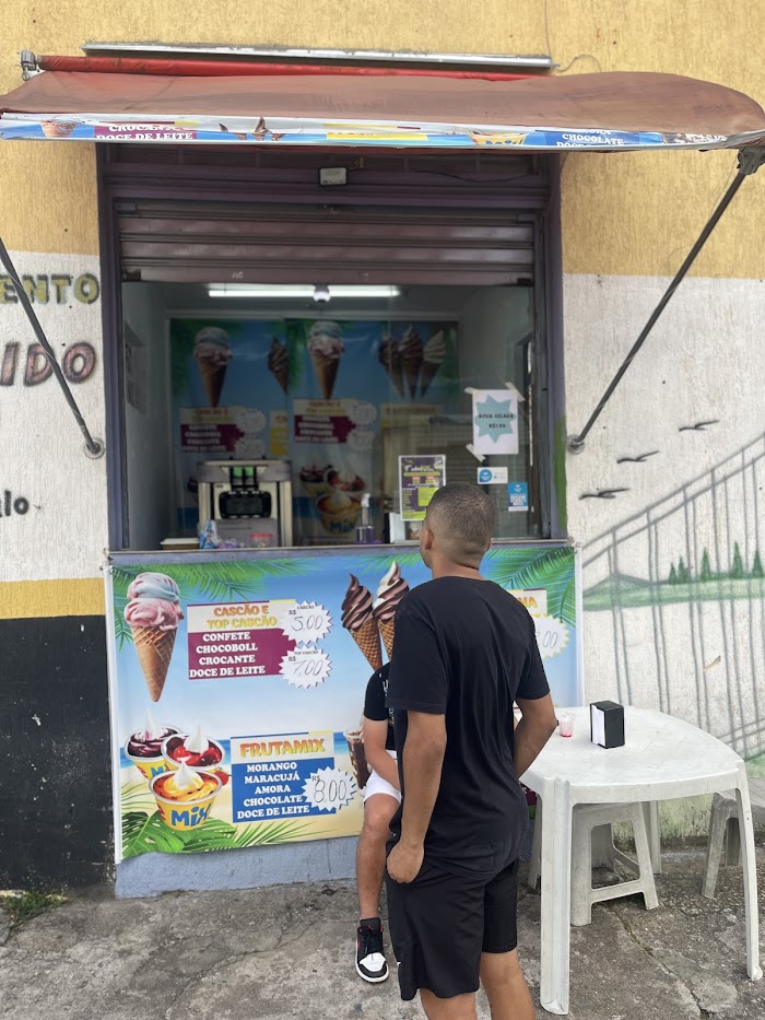 Tuba açaí e sorvetes