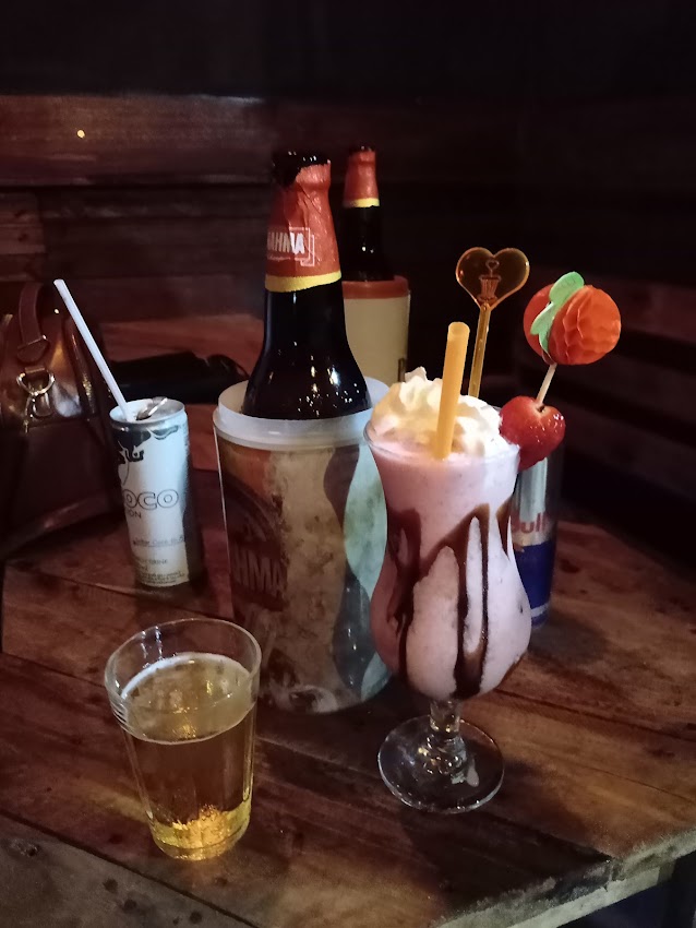 40TENA BAR