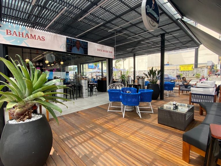 Bahamas Deck Bar
