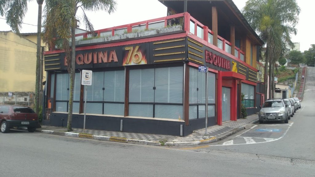 Esquina 76
