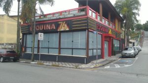 Esquina 76