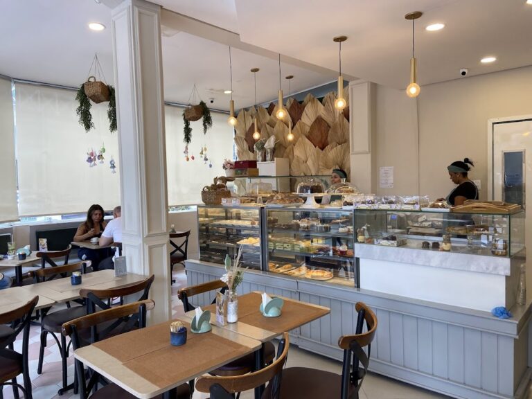 LE VELÔ CAFÉ E DOCERIA