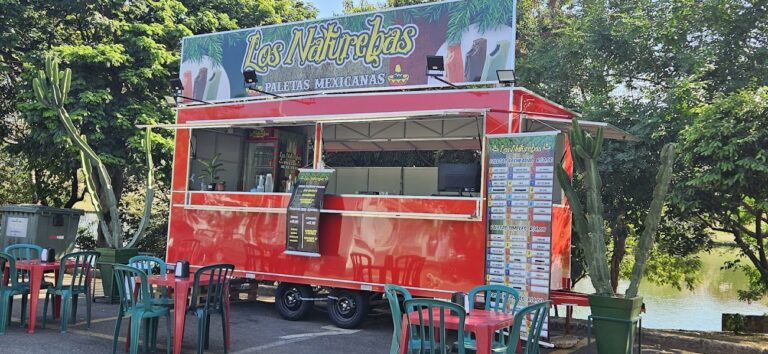 Los Naturebas Trailer