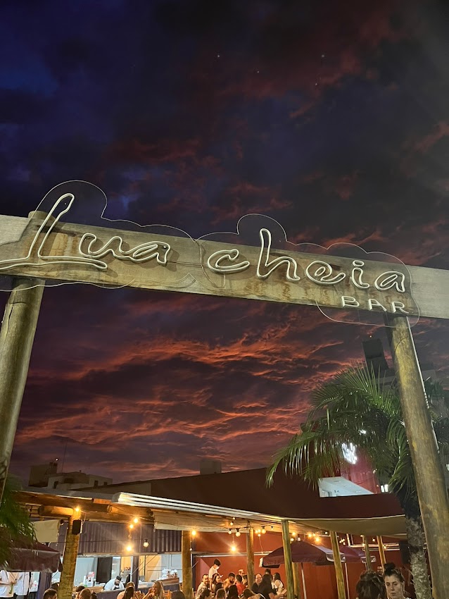 Lua Cheia Bar