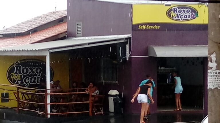 Roxo Por Açaí