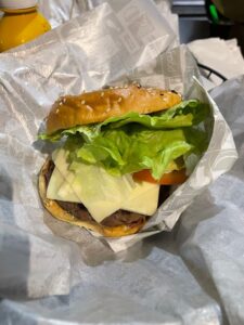 ‎Tonia’s Burger Hamburgueria Artesanal