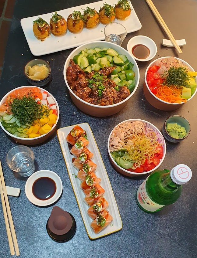 Tsukuyomi Poke e Sushi